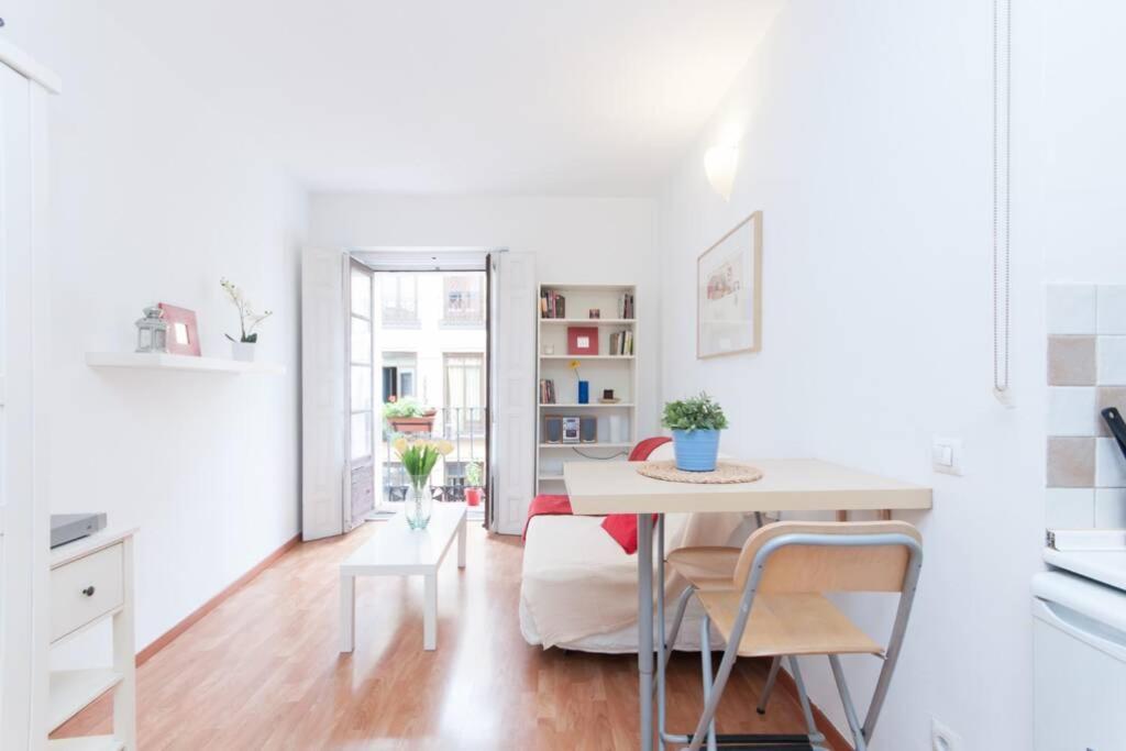 Estudio Magdalena, Pleno Centro De Madrid Esterno foto
